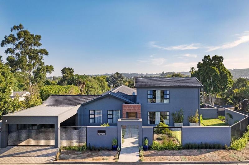 5 Bedroom Property for Sale in Schoongezicht Western Cape